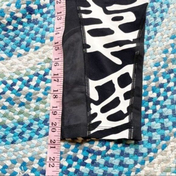 Nike Zebra Print Leggings - Picture 8 of 9